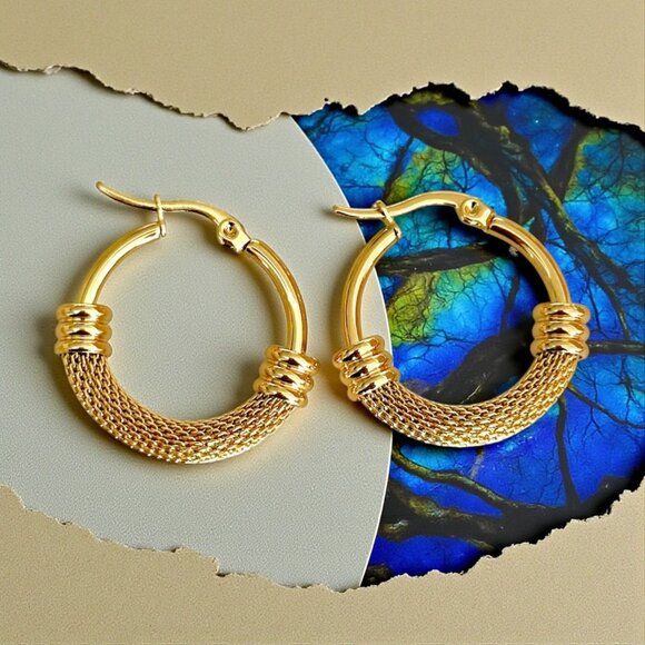 🆕 Chic Elegant 18K Gold Plated Stainless Steel Dainty Mesh Trendy Hoop Earrings - Picture 1 of 12